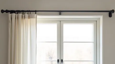 Jaki karnisz na okno 160